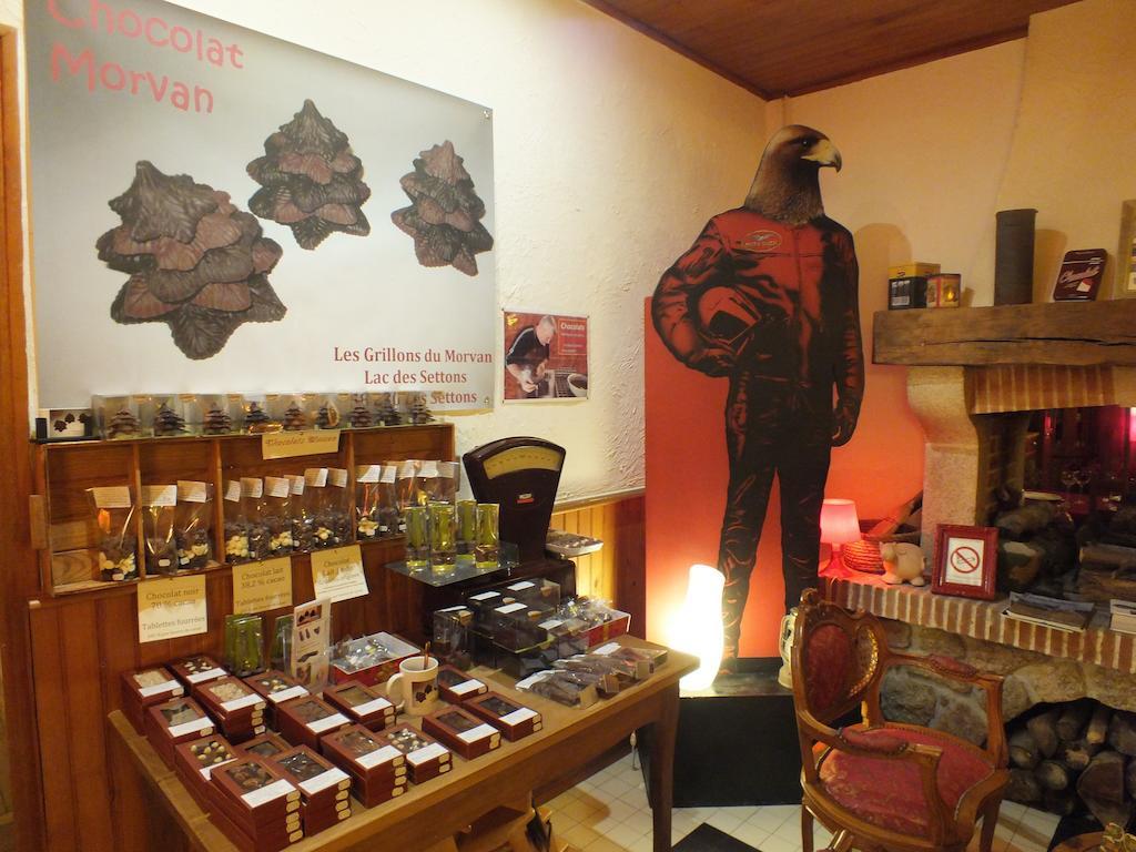 Les Grillons Du Morvan Montsauche-les-Settons Exterior foto